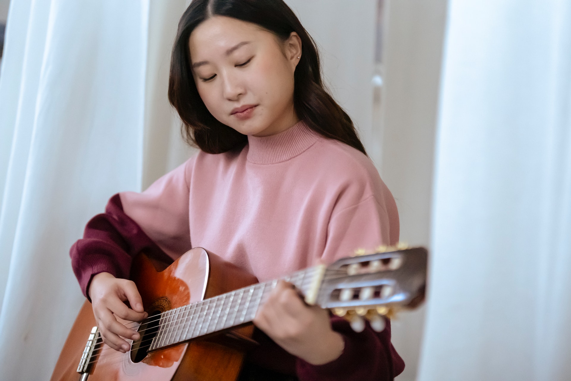 Apprendre à jouer de la guitare virtuellement en Man., Sask. et l'Ont. nord-ouest Image